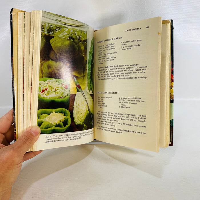 Busy Woman's Cookbook by the Food Editors of Farm Journal 1971  Vintage Cookbook