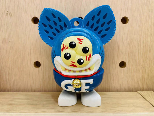 Slingshot DX Krazy Eyes, an 18cm soft vinyl stuffed toy with distinct cartoon features, suitable for collectors and enthusiasts of unique art toys.