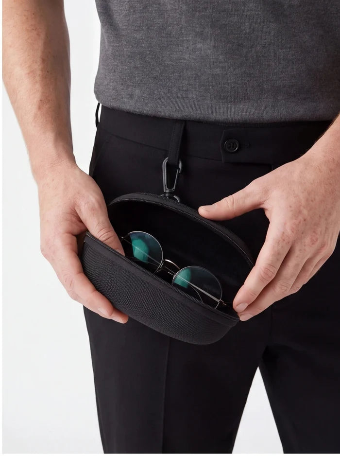 Materiałowy futerał WINGS na okulary - BLACK TRAVEL MUST HAVE